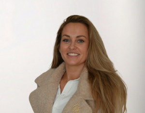 Nicole Mezenberg headshot